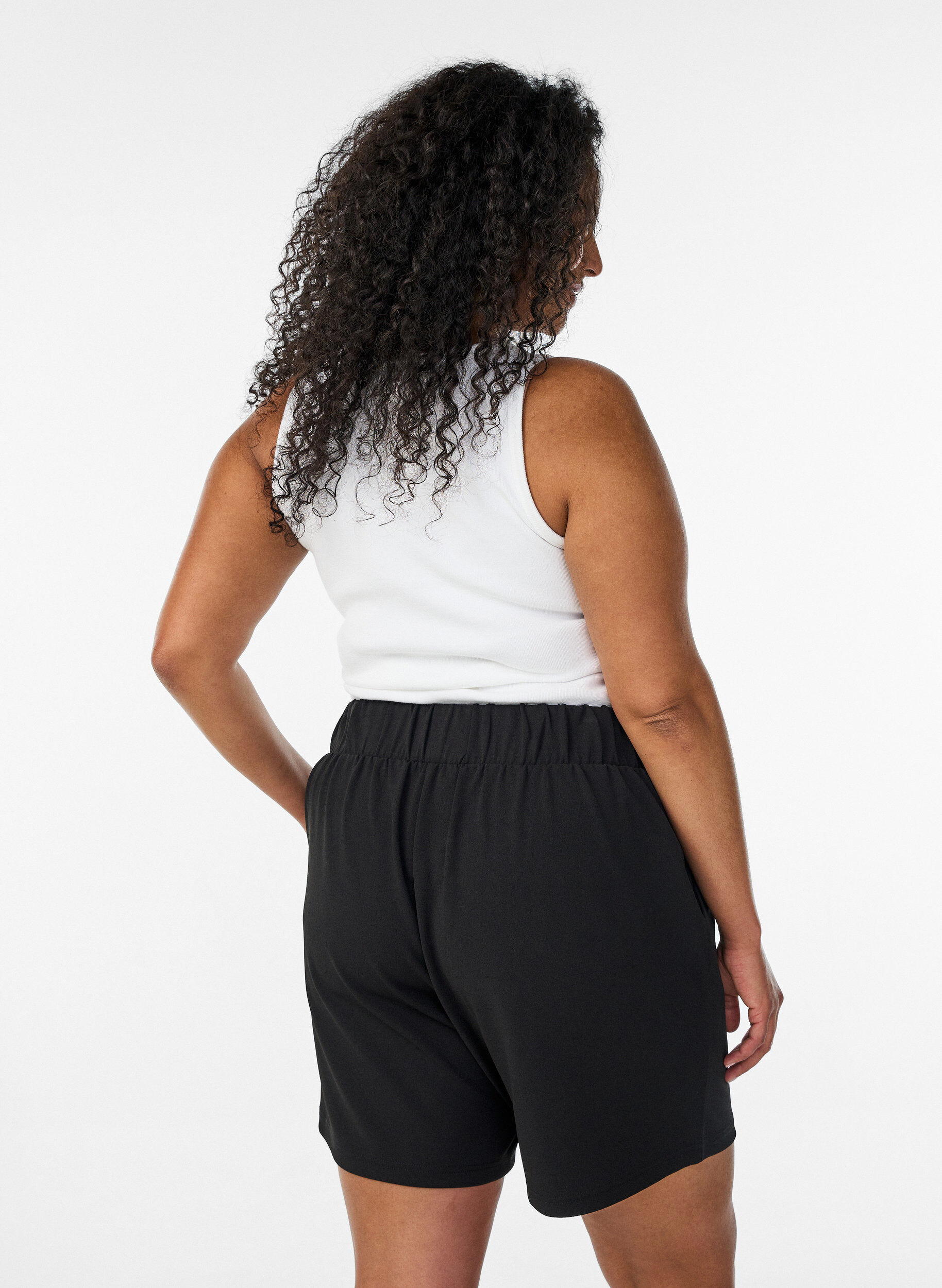 ZizziV&auml;lj&auml;t shortsit taskuilla , Musta, Model image number 2