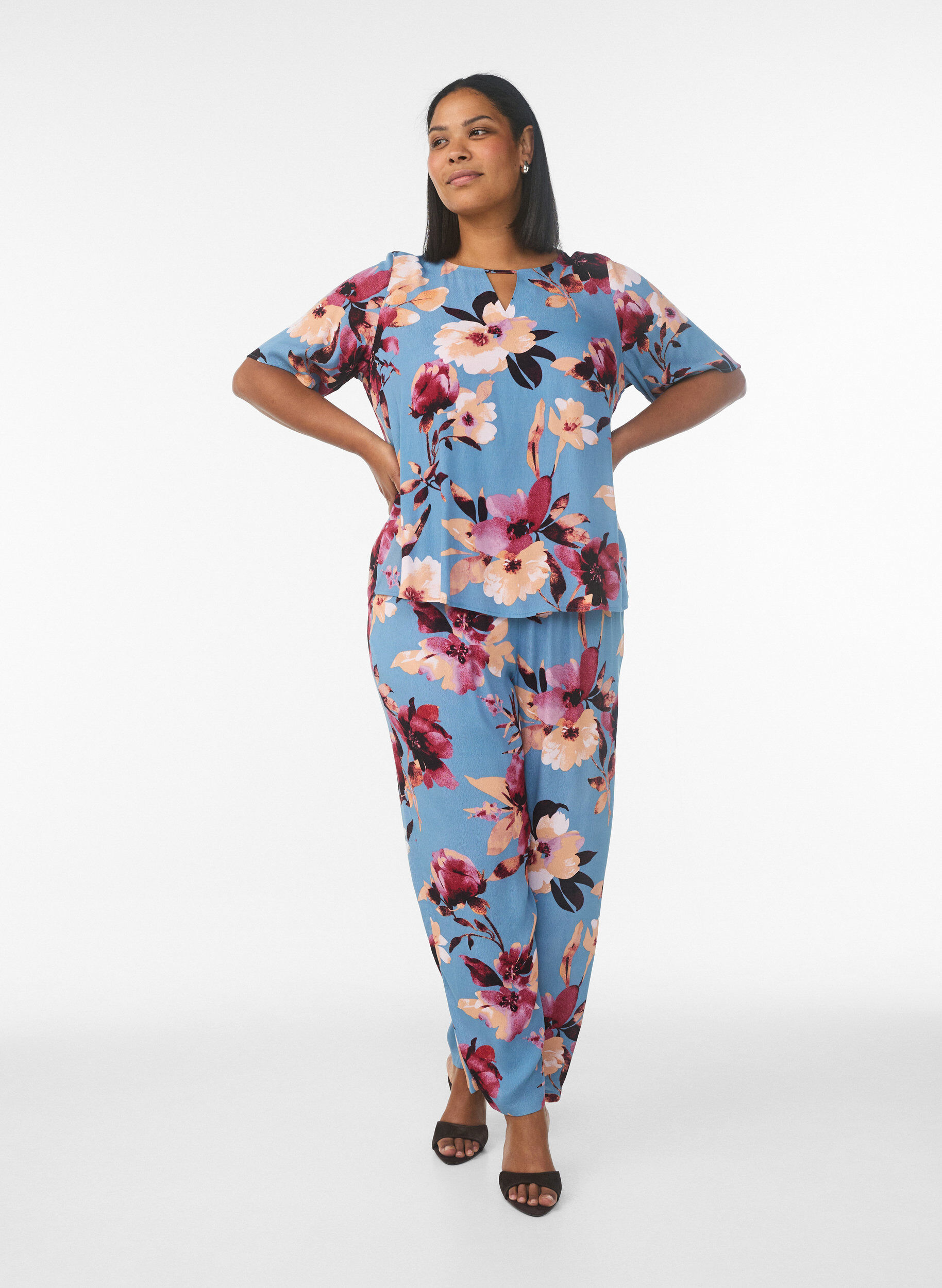 Zizzi Lyhythihainen viskoosipusero printill&auml;, Sininen, Model image number 1