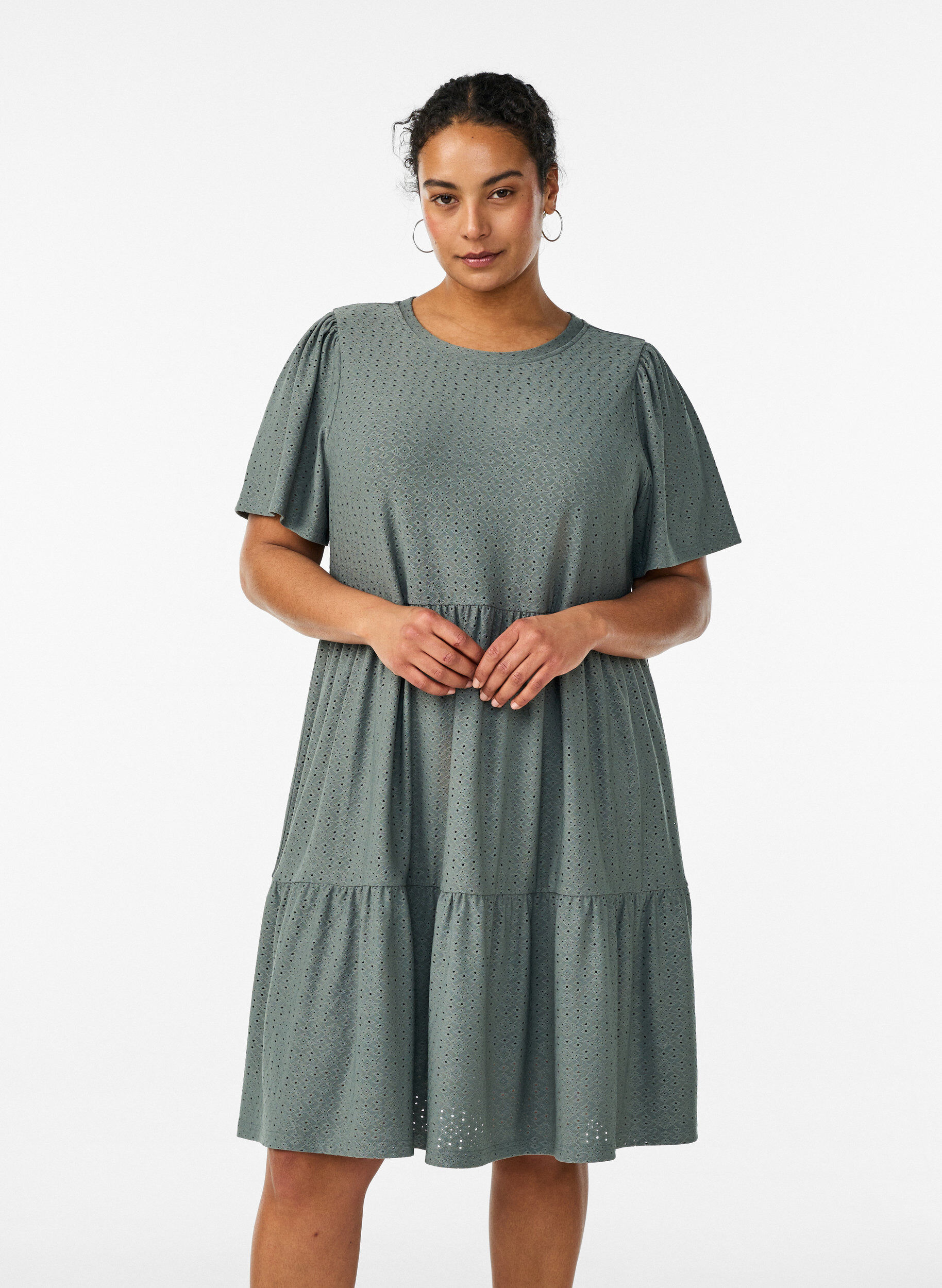 ZizziLyhyt mekko pitsikuviolla ja kerrostetulla helmalla, Vihre&auml;, Model image number 0