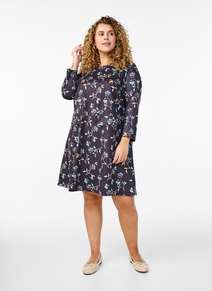 Lyhyt A-linjainen mekko 7/8-hihoilla, Musta, Model image number 1