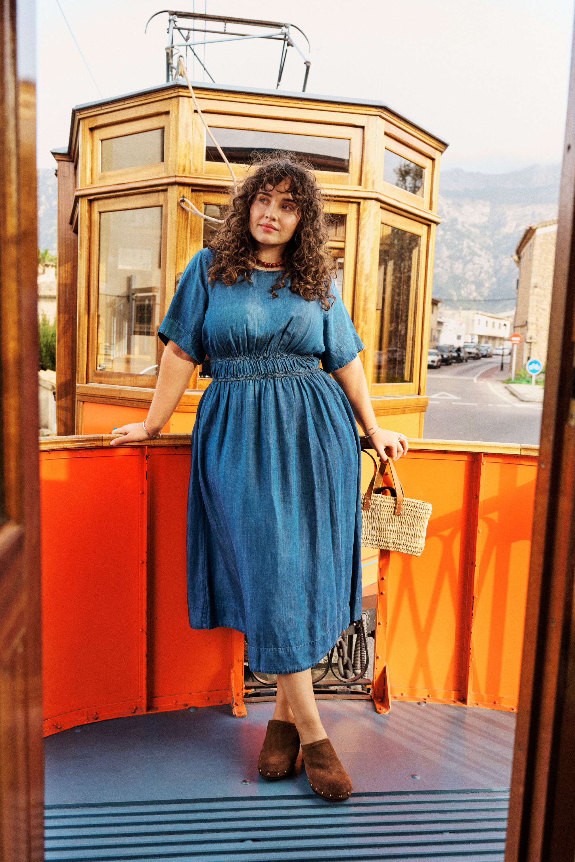 ZizziBoheemi sinis&auml;vyiss&auml;, , Model