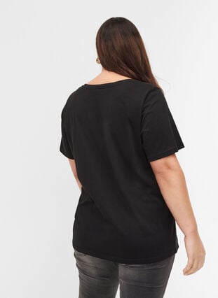 T-paita ekologisesta puuvillasta v-aukolla, Black, Model image number 1