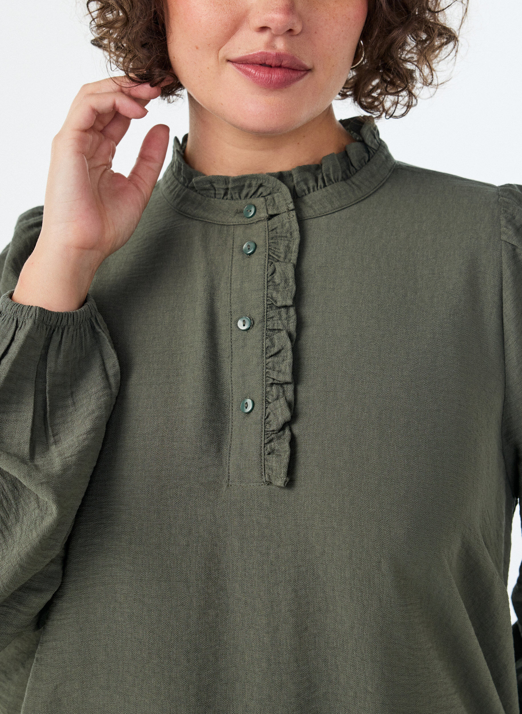 ZizziViskoositunika r&ouml;yhel&ouml;ill&auml; ja napeilla, Vihre&auml;, Model image number 3