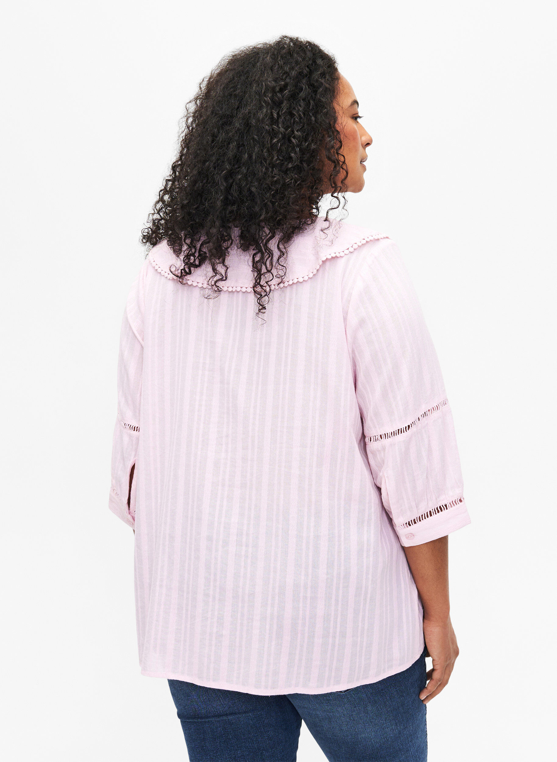 Zizzi Pusero, jossa on 3/4-hihat ja pitsikoriste, Almond Blossom, Model image number 1