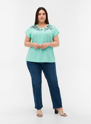 Puuvillainen t-paita printtiyksityiskohdilla , Cabbage FLOWER, Model image number 2