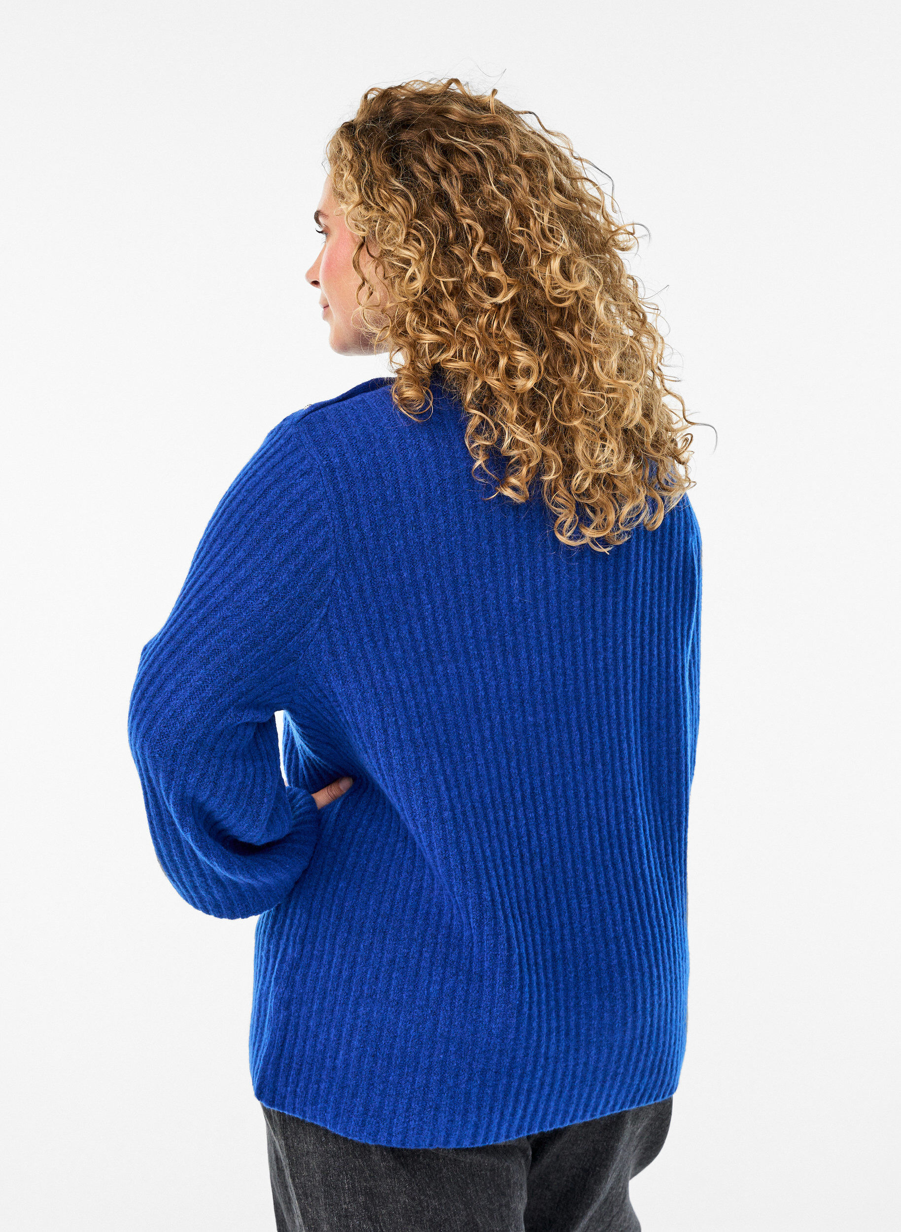 ZizziRibattu neulepusero puff-hihoilla ja napeilla, Sininen, Model image number 2