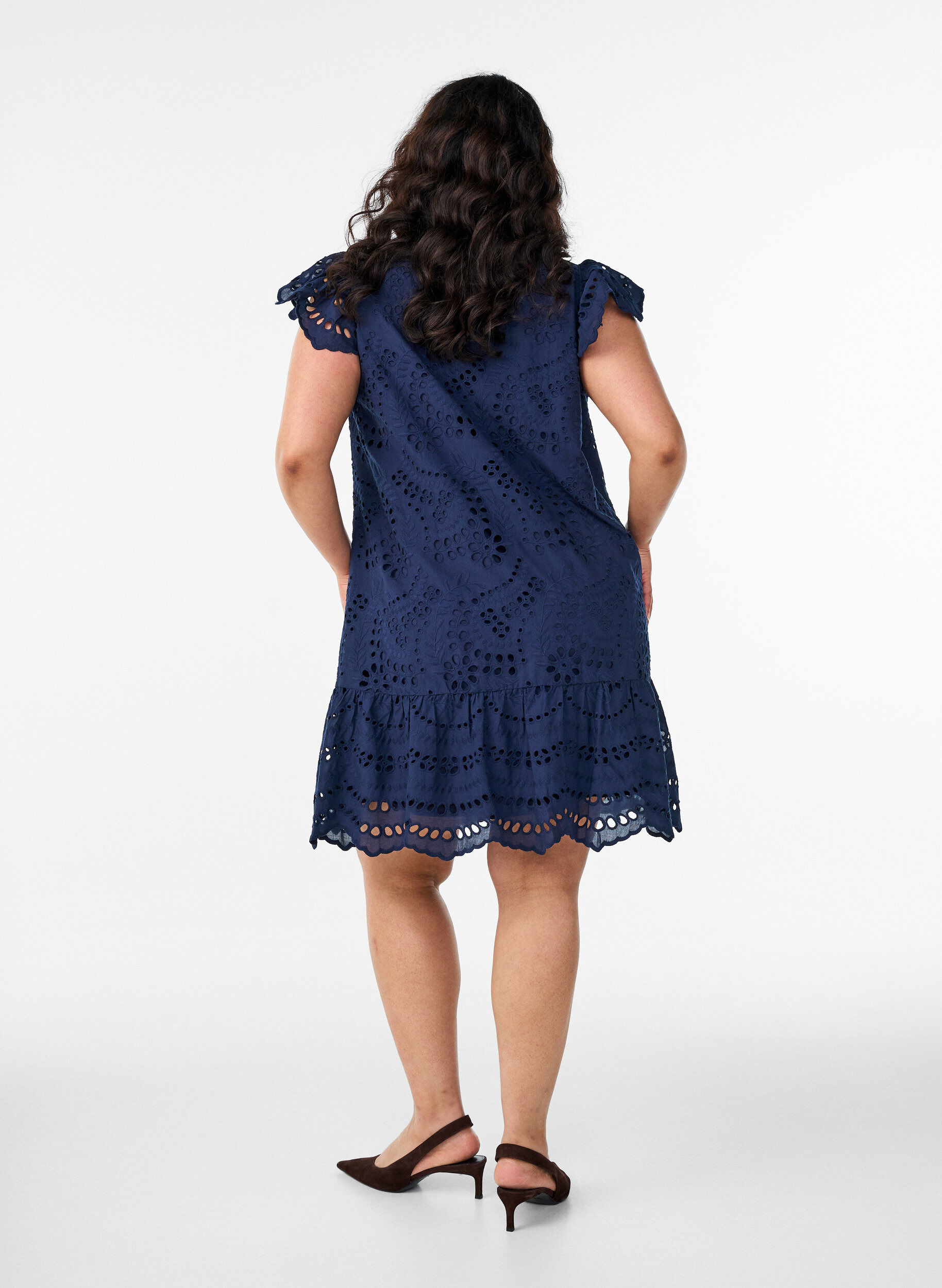 ZizziBroderie anglaise -mekko r&ouml;yhel&ouml;hihoilla, Sininen, Model image number 2