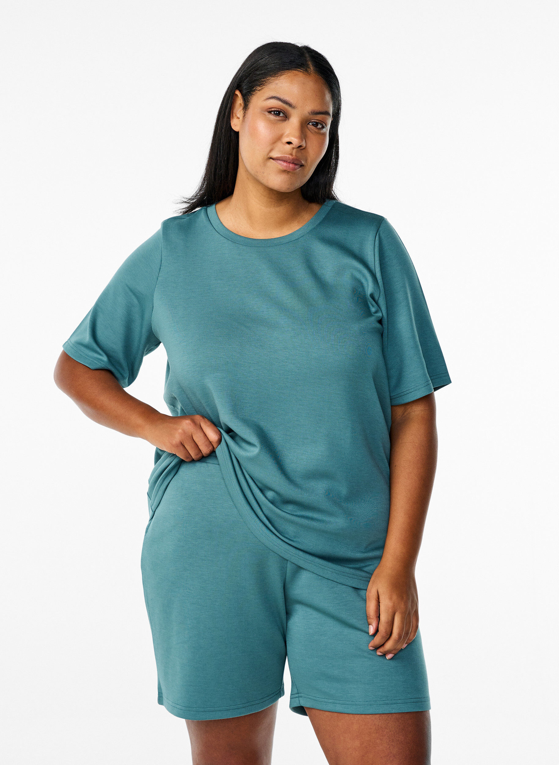 Taskulliset shortsit modaalisekoitteesta, Vihre&auml;, Model