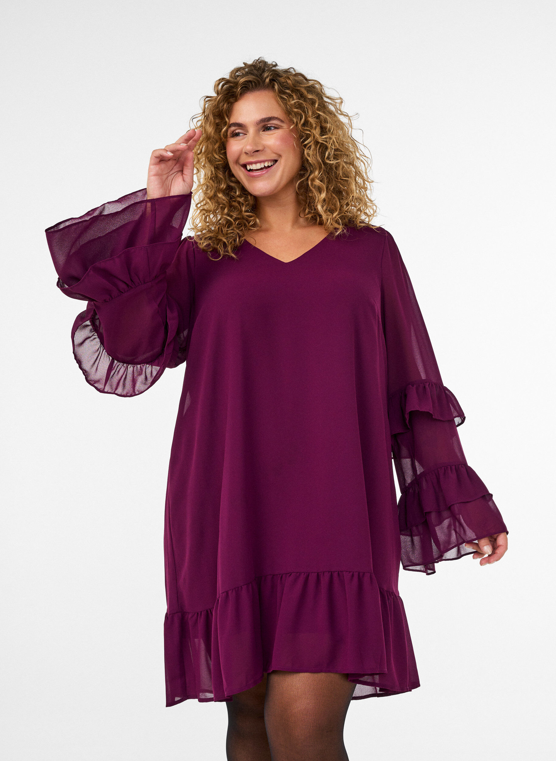 ZizziLyhyt mekko l&auml;pikuultavilla r&ouml;yhel&ouml;hihoilla, Violetti, Model image number 3