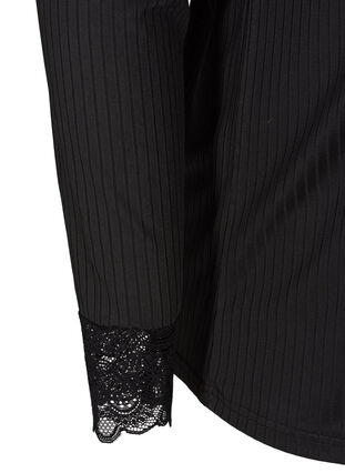 Korkeakaluksinen pusero pitsiyksityiskohdilla, Black, Packshot image number 3