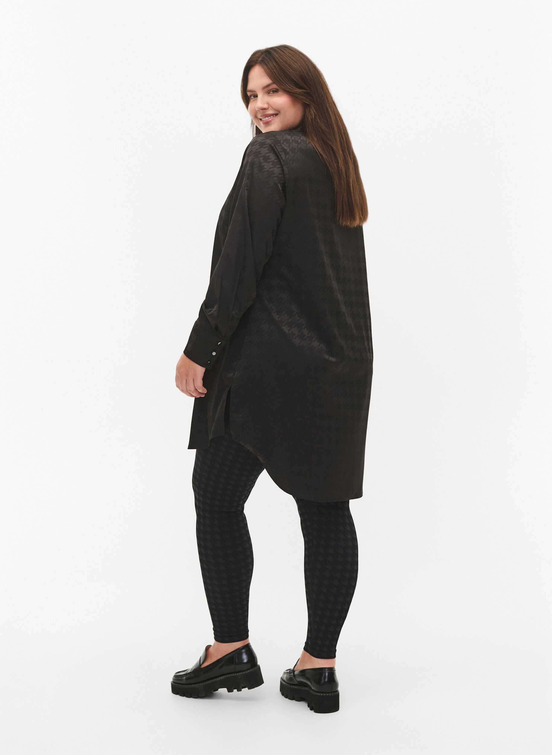 Zizzi Saumattomat leggingsit kukonaskelkuosilla, Black w. Dark Grey, Model image number 1