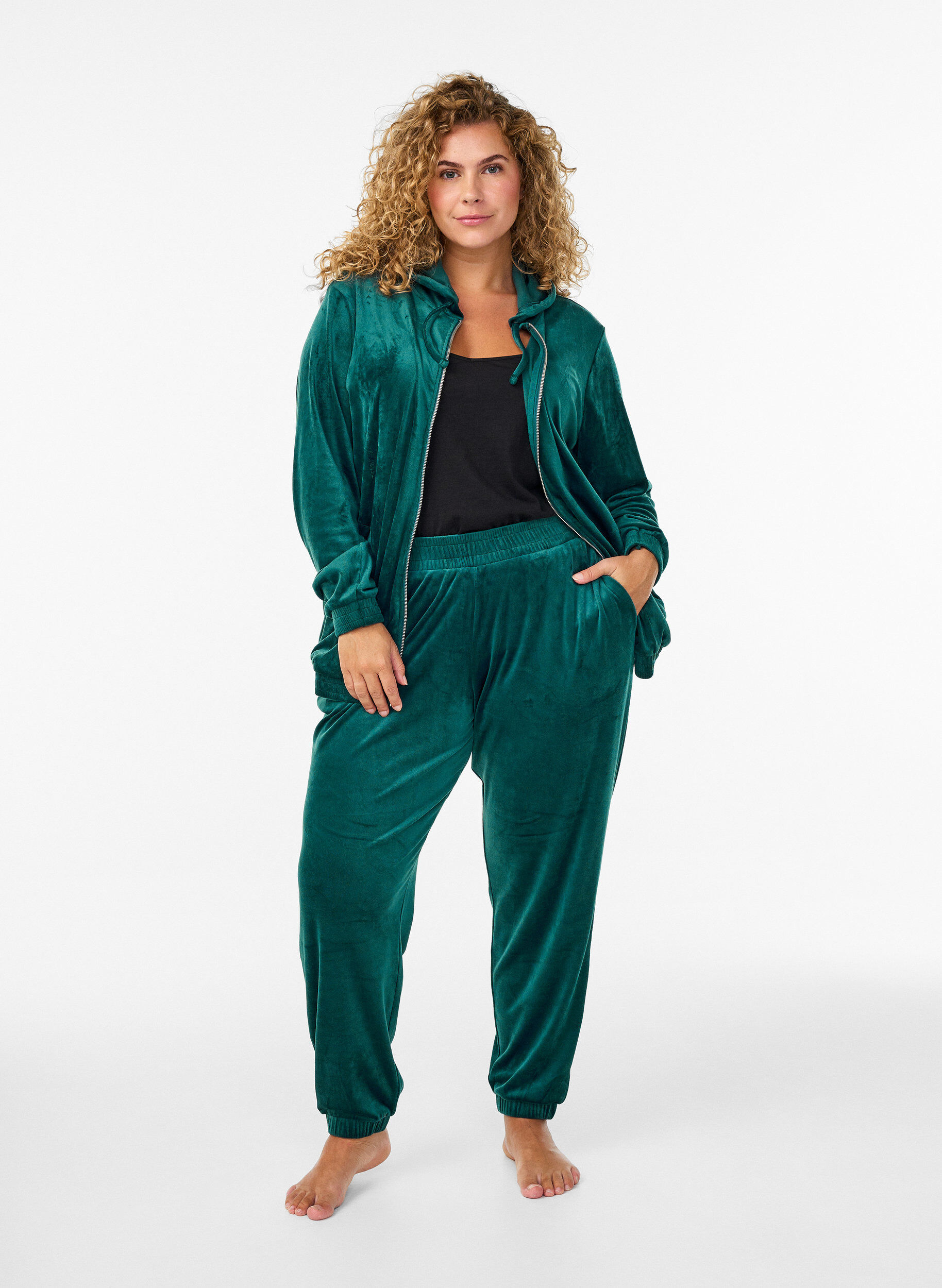 ZizziV&auml;lj&auml;t samettihousut, Vihre&auml;, Model image number 0