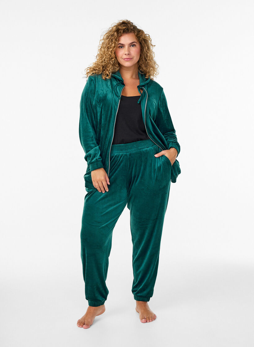 V&auml;lj&auml;t samettihousut, Vihre&auml;, Model image number 0