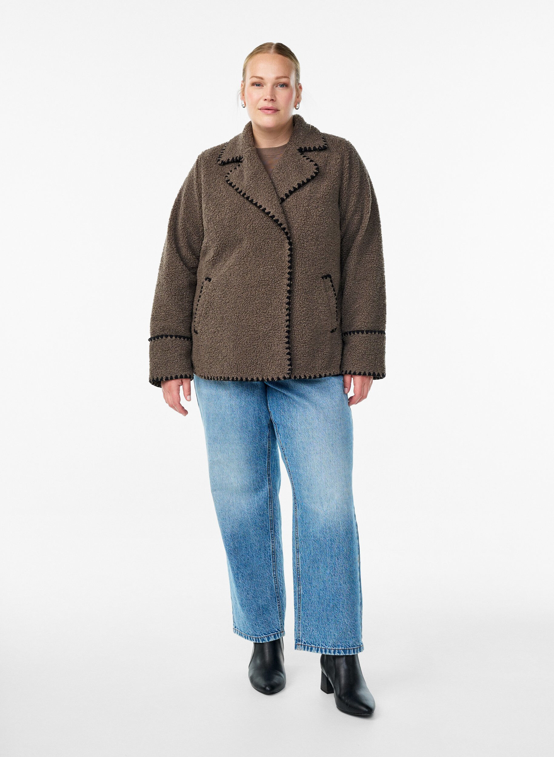 ZizziTeddytakki kontrastiyksityiskohdilla, Ruskea, Model image number 1