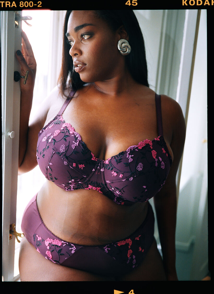 Kukka-yksityiskohdat  , , Model