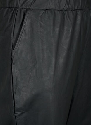 Nahkajäljitelmähousut taskuilla, Black, Packshot image number 2