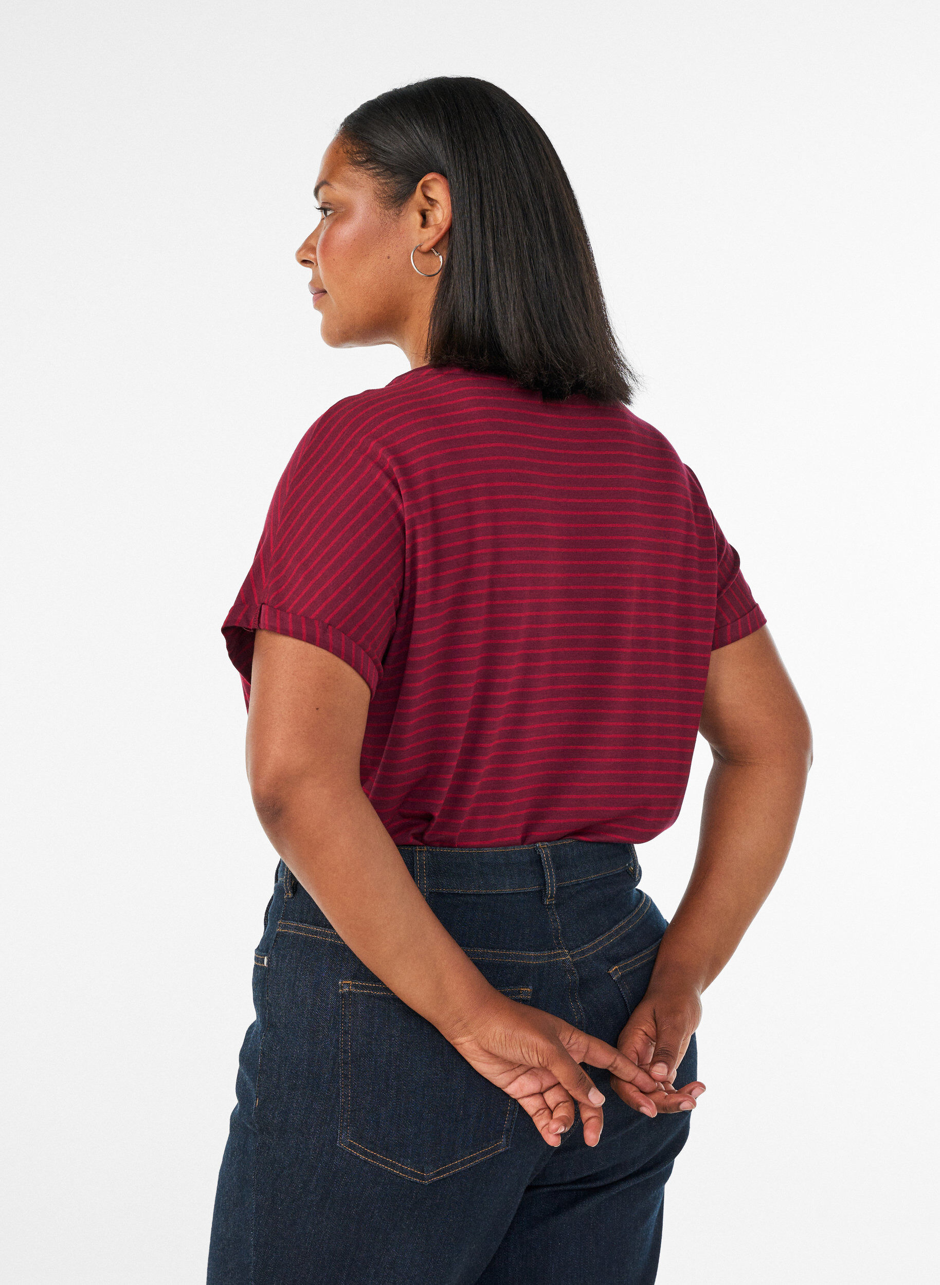 ZizziRaidallinen T-paita viskoosista py&ouml;re&auml;ll&auml; p&auml;&auml;ntiell&auml;, Punainen, Model image number 2