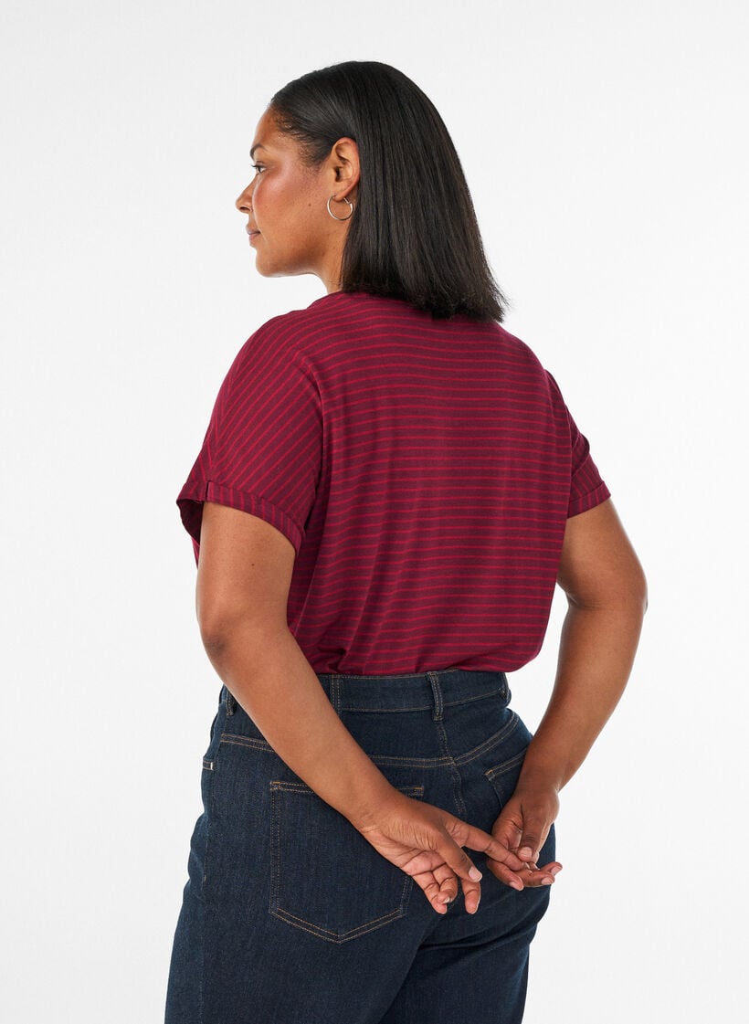 Raidallinen T-paita viskoosista py&ouml;re&auml;ll&auml; p&auml;&auml;ntiell&auml;, Punainen, Model image number 2
