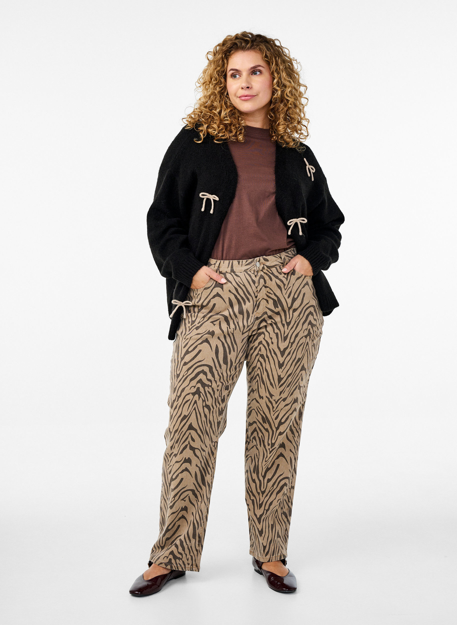 Zizzi Lyhyt neuletakki ruseteilla, Black Comb, Model image number 2