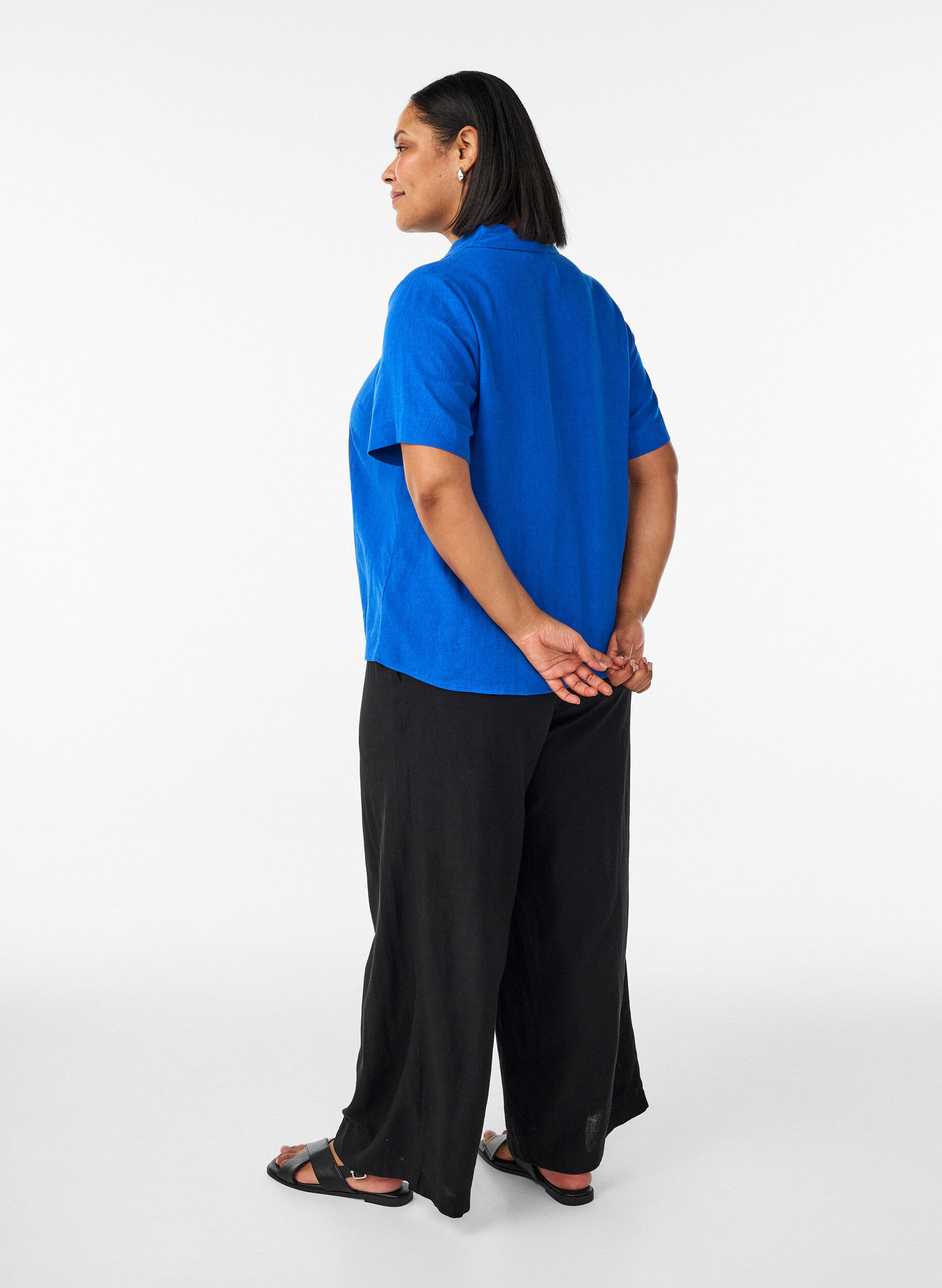 Zizzi Leve&auml;lahkeiset pellava- ja viskoosihousut, Musta, Model image number 1