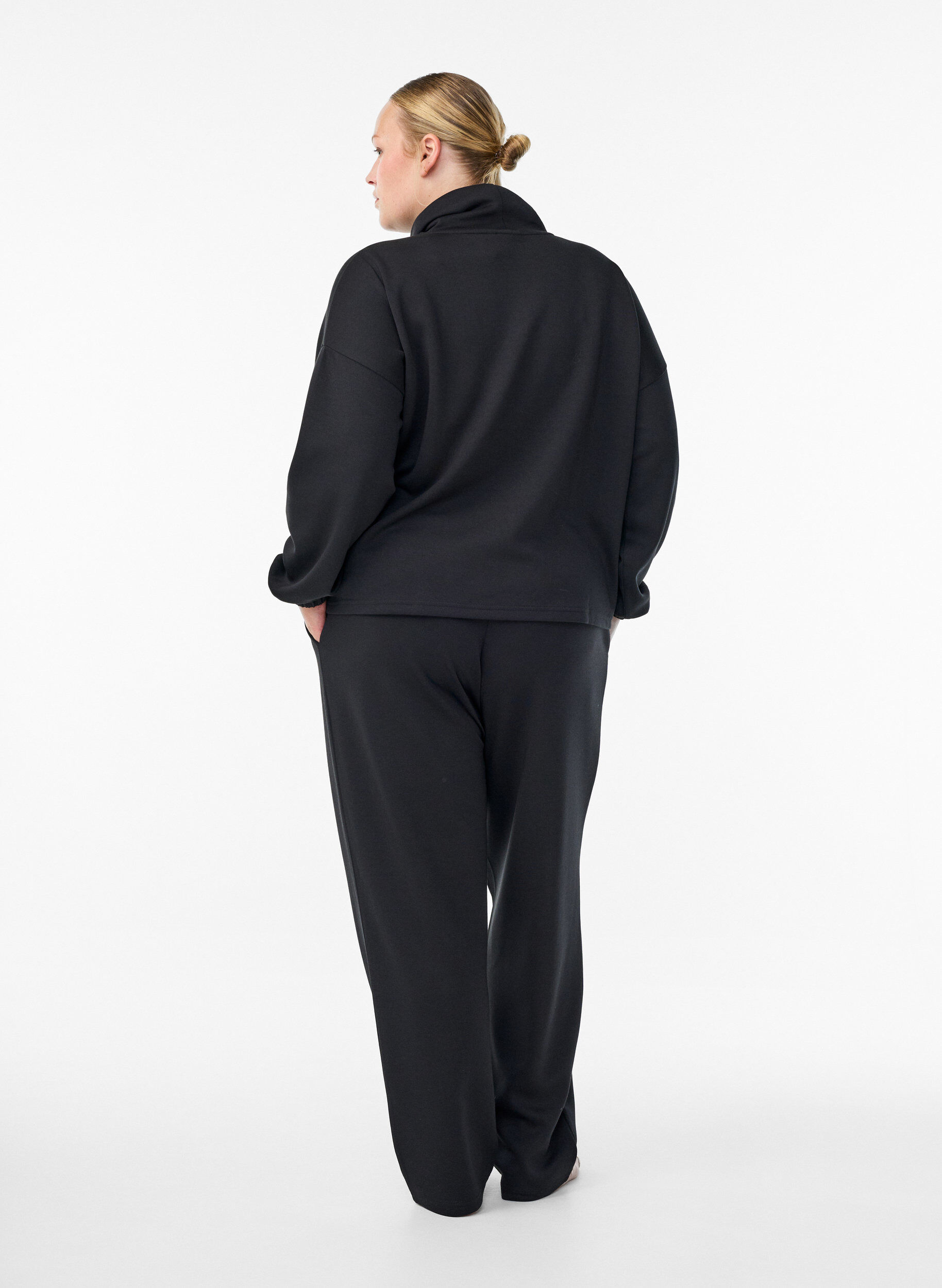 Zizzi V&auml;lj&auml;t housut modaalisekoitteesta, Musta, Model image number 1