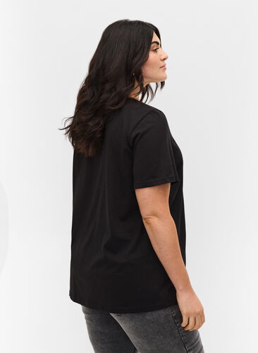 Lyhythihainen puuvillainen t-paita painatuksella, Black Embrace, Model image number 1