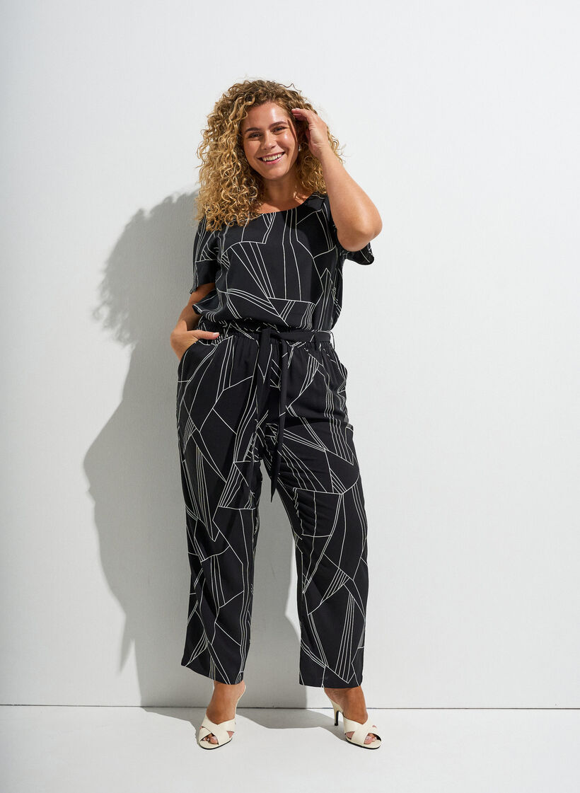 Lyhythihainen viskoosipusero printill&auml;, Musta, Image image number 0