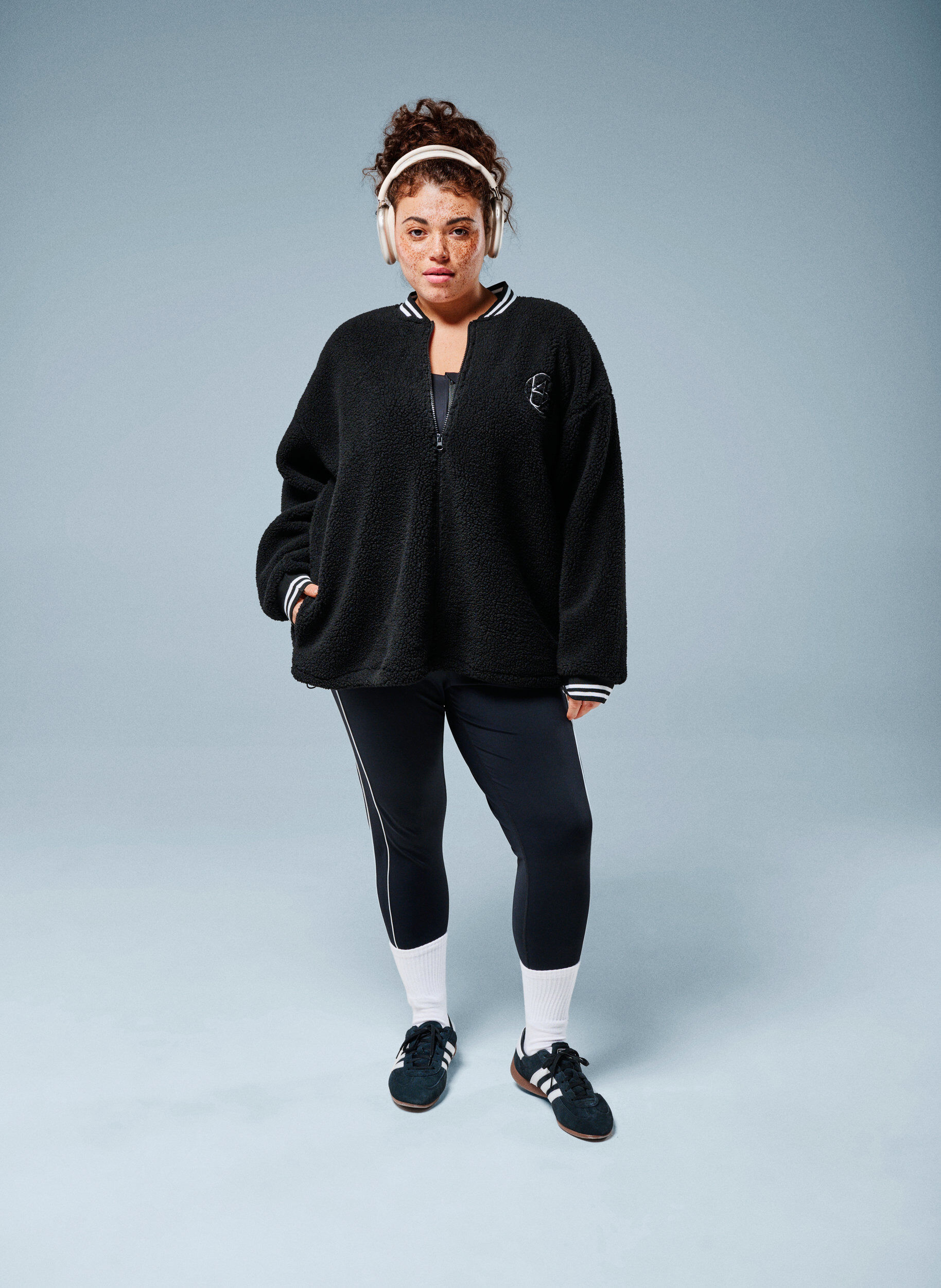 Zizzi Teddykankainen takki raidallisilla yksityiskohdilla, Musta, Image image number 0