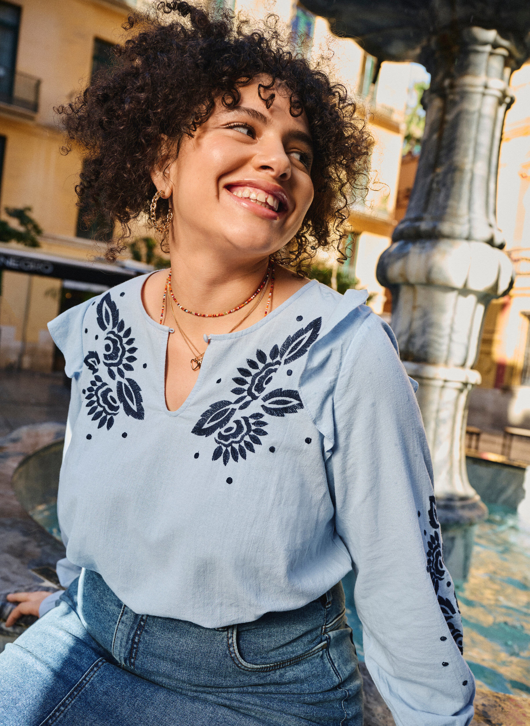 Zizzi Kirjailtu puuvillapusero r&ouml;yhel&ouml;koristeilla, Sininen, Image image number 0