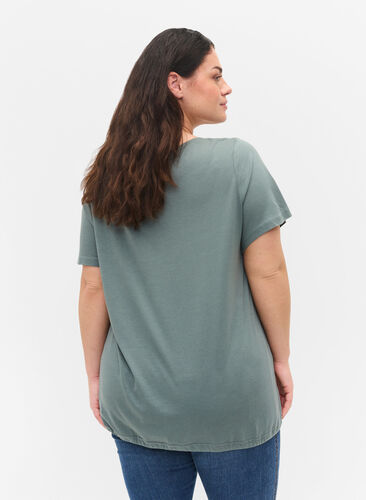 Lyhythihainen t-paita säädettävällä helmalla, Balsam Green, Model image number 1