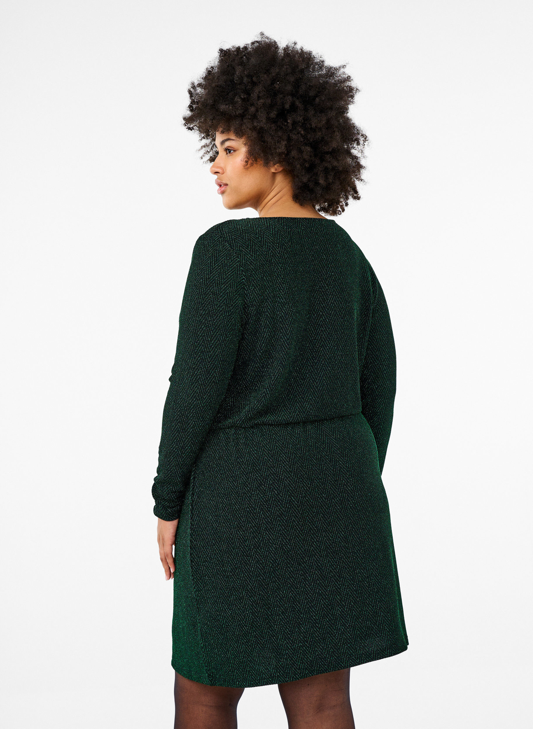 Zizzi Kimaltava mekko siksak-kuviolla, Scarab ZigZagShimmer, Model image number 1