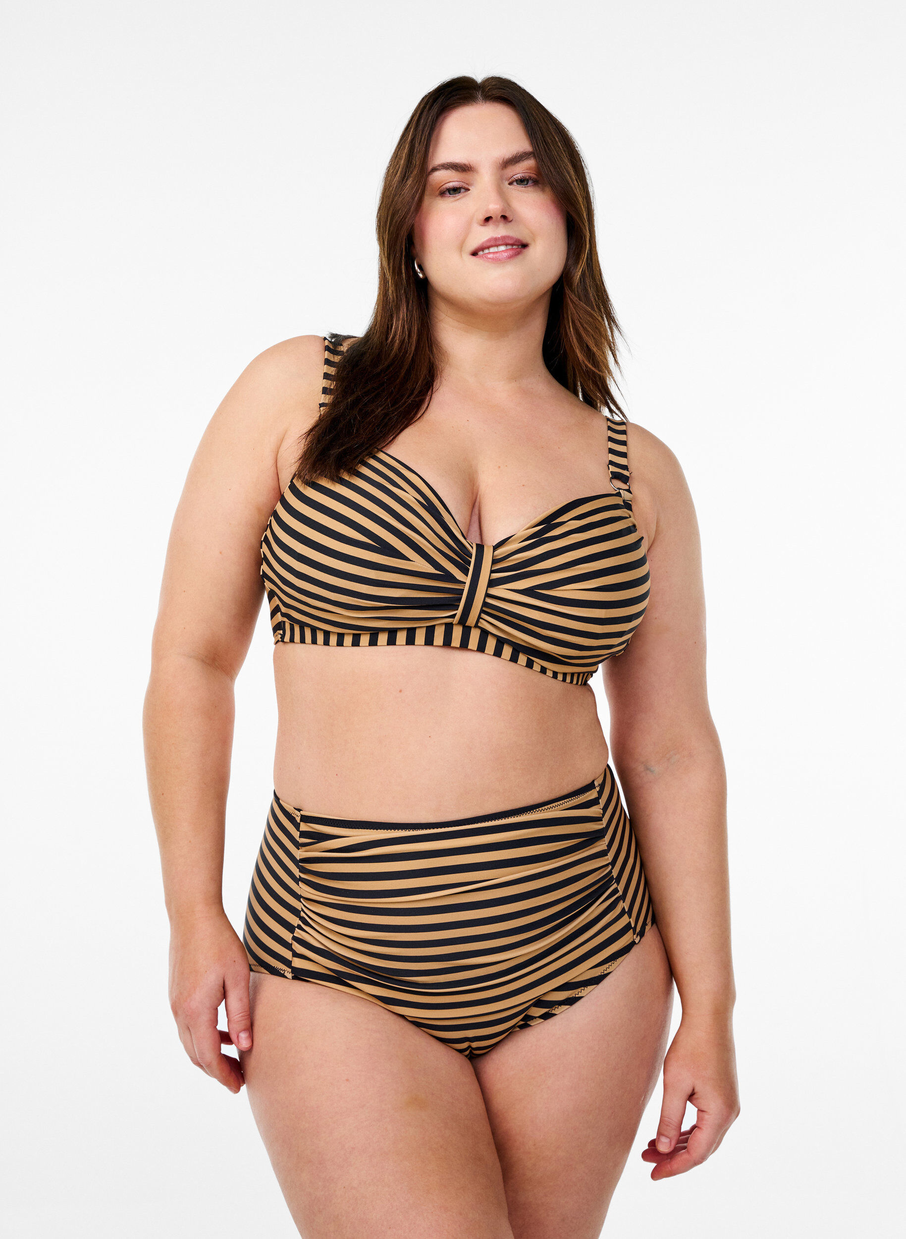 Korkeavy&ouml;t&auml;r&ouml;iset raidalliset bikinialaosat, Ruskea, Model