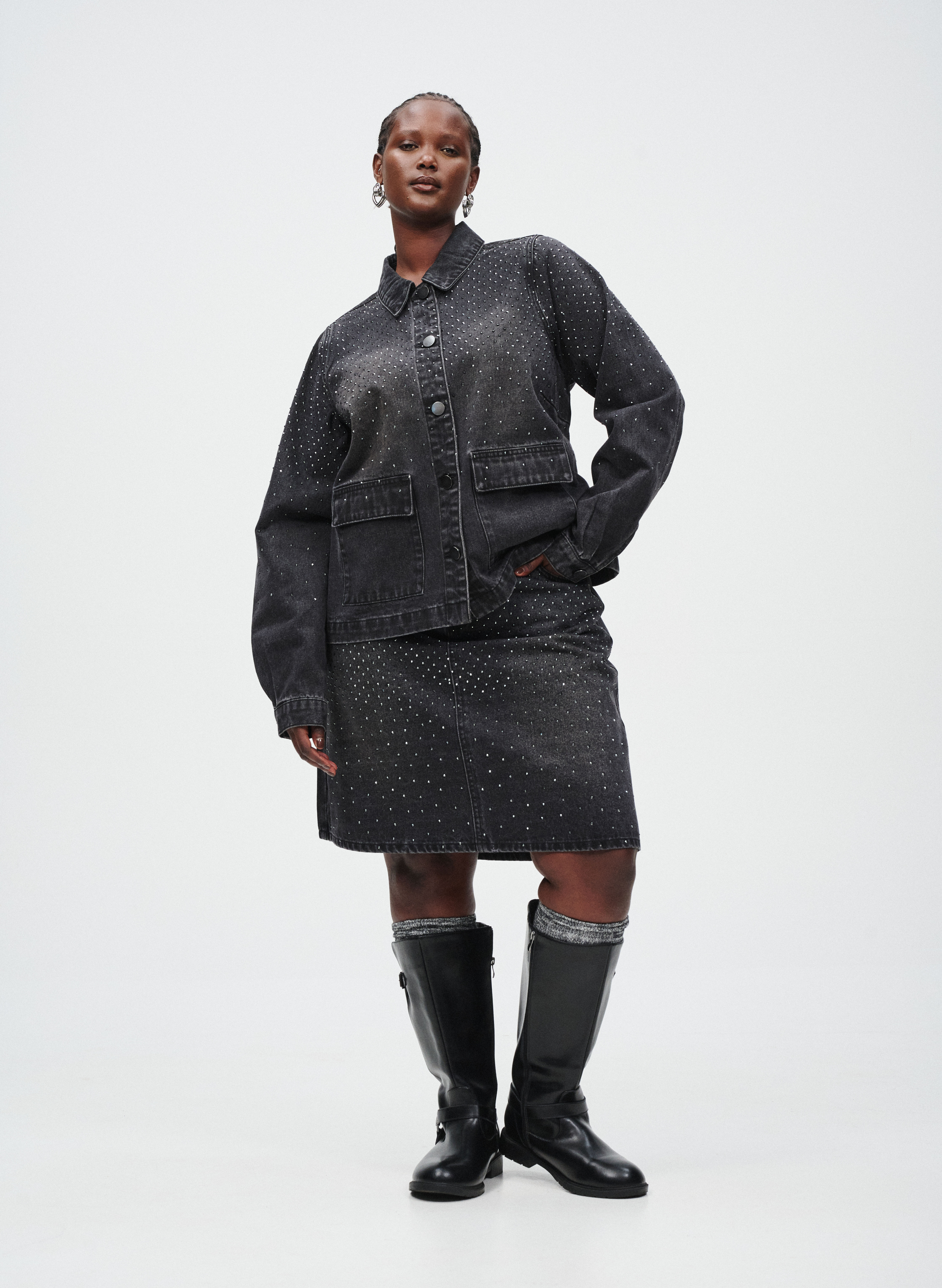 Denim, jossa on kiviset yksityiskohdat, , Model