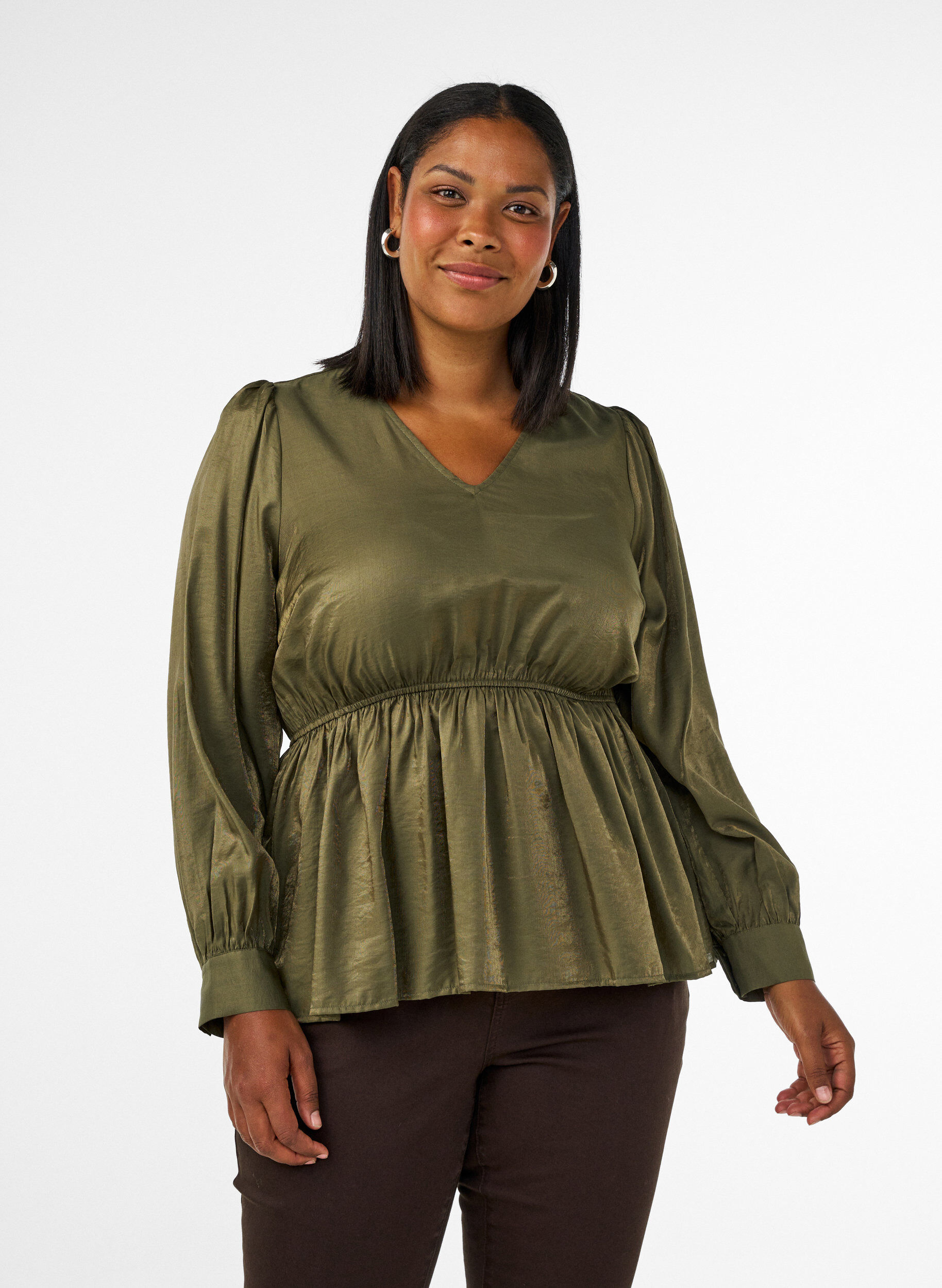 Kiilt&auml;v&auml; viskoosipusero peplum-efektill&auml;, Vihre&auml;, Model