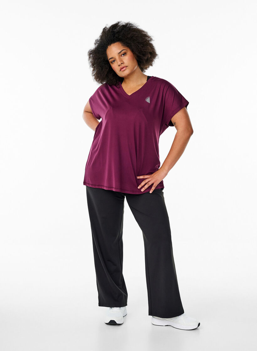 V&auml;lj&auml; treenipaita, jossa on V-p&auml;&auml;ntie, Punainen, Model image number 1