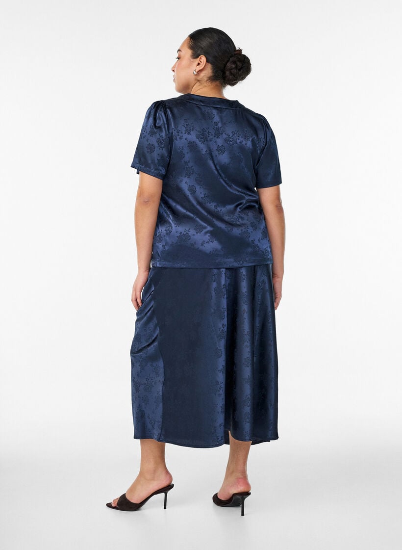 Satiininen hame, jossa s&auml;vy s&auml;vyyn kukkakuviointi, Sininen, Model image number 1