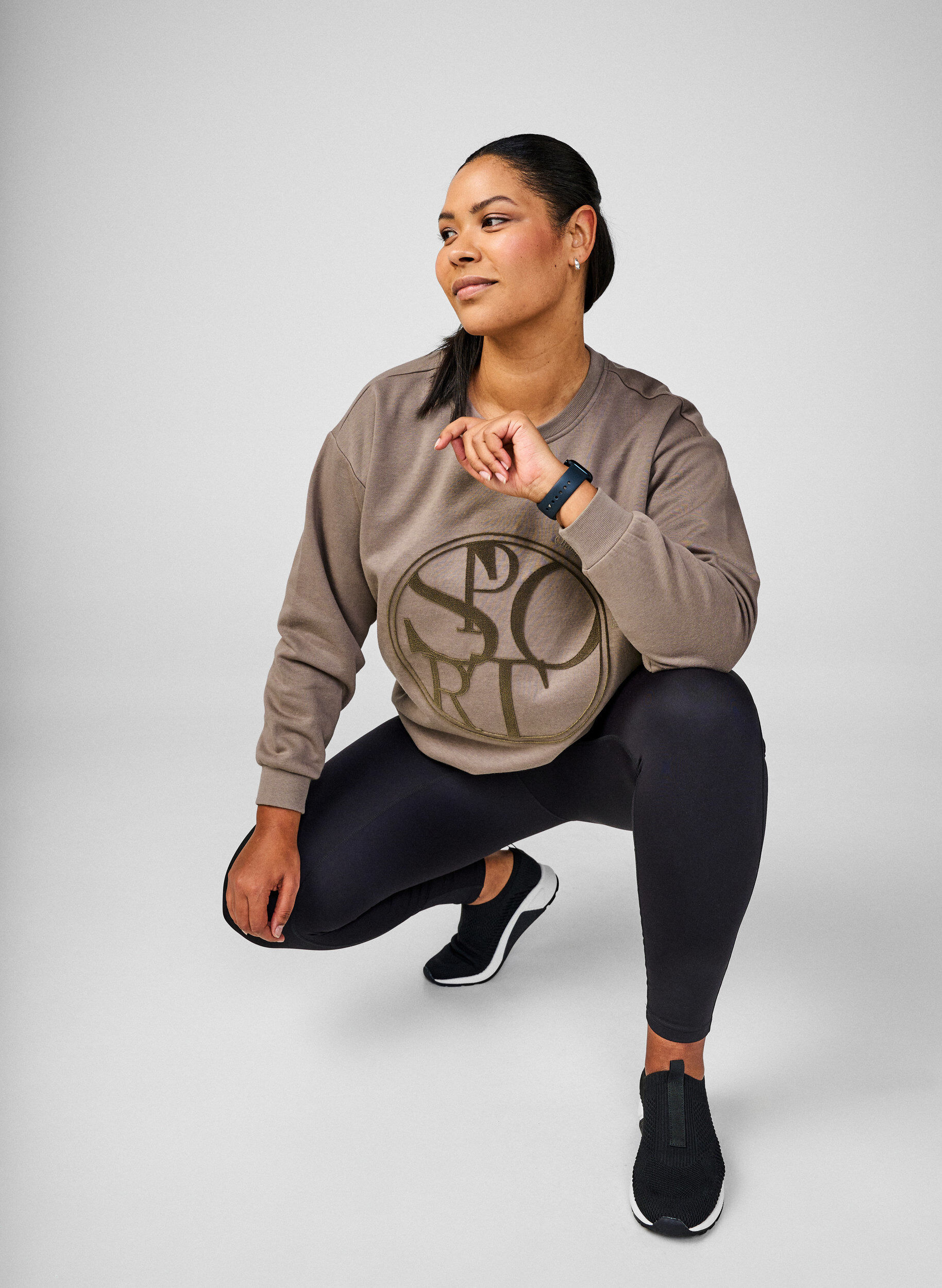 Zizzi CORE, kyykynkest&auml;v&auml;t treenileggingsit taskulla, Musta, Image image number 0