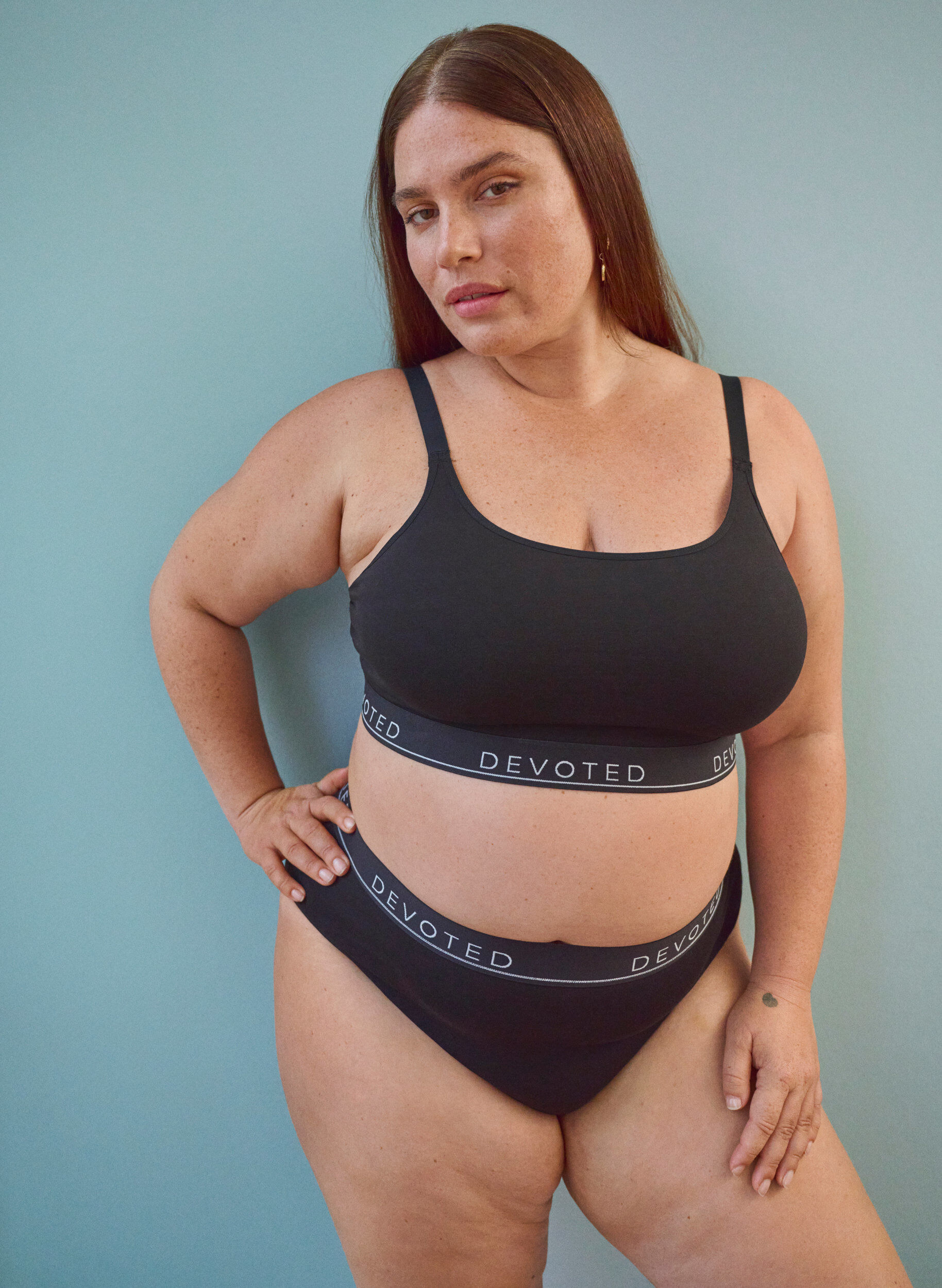 Zizzi Puuvillaiset stringit normaalilla vy&ouml;t&auml;r&ouml;ll&auml;, Musta, Image image number 0