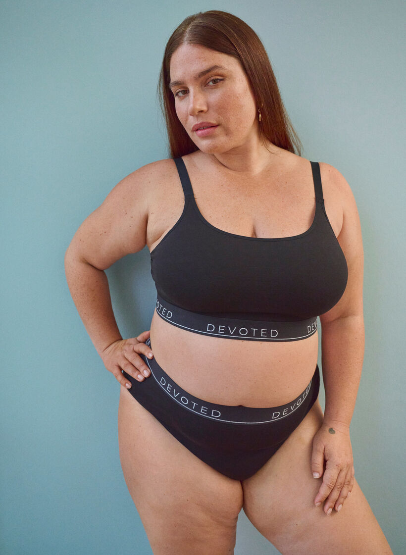 Puuvillaiset stringit normaalilla vy&ouml;t&auml;r&ouml;ll&auml;, Musta, Image image number 0