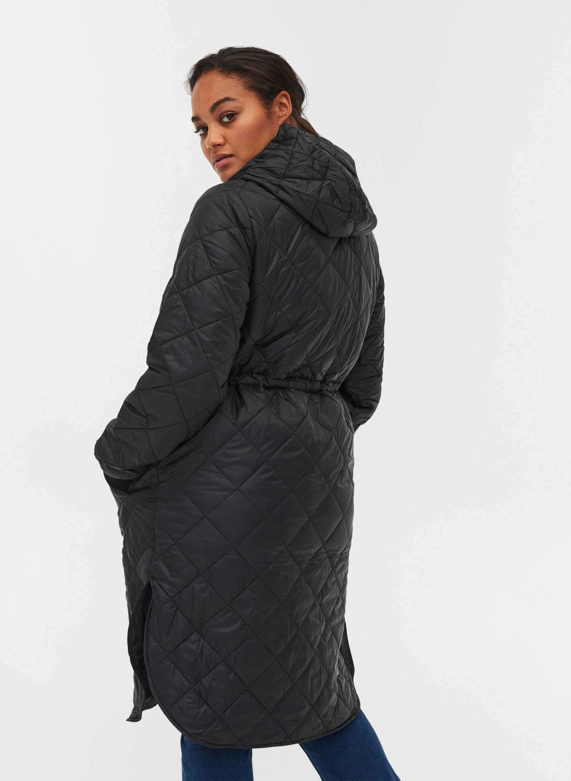 Zizzi Tikattu hupullinen kevyttoppatakki, Black, Model image number 1