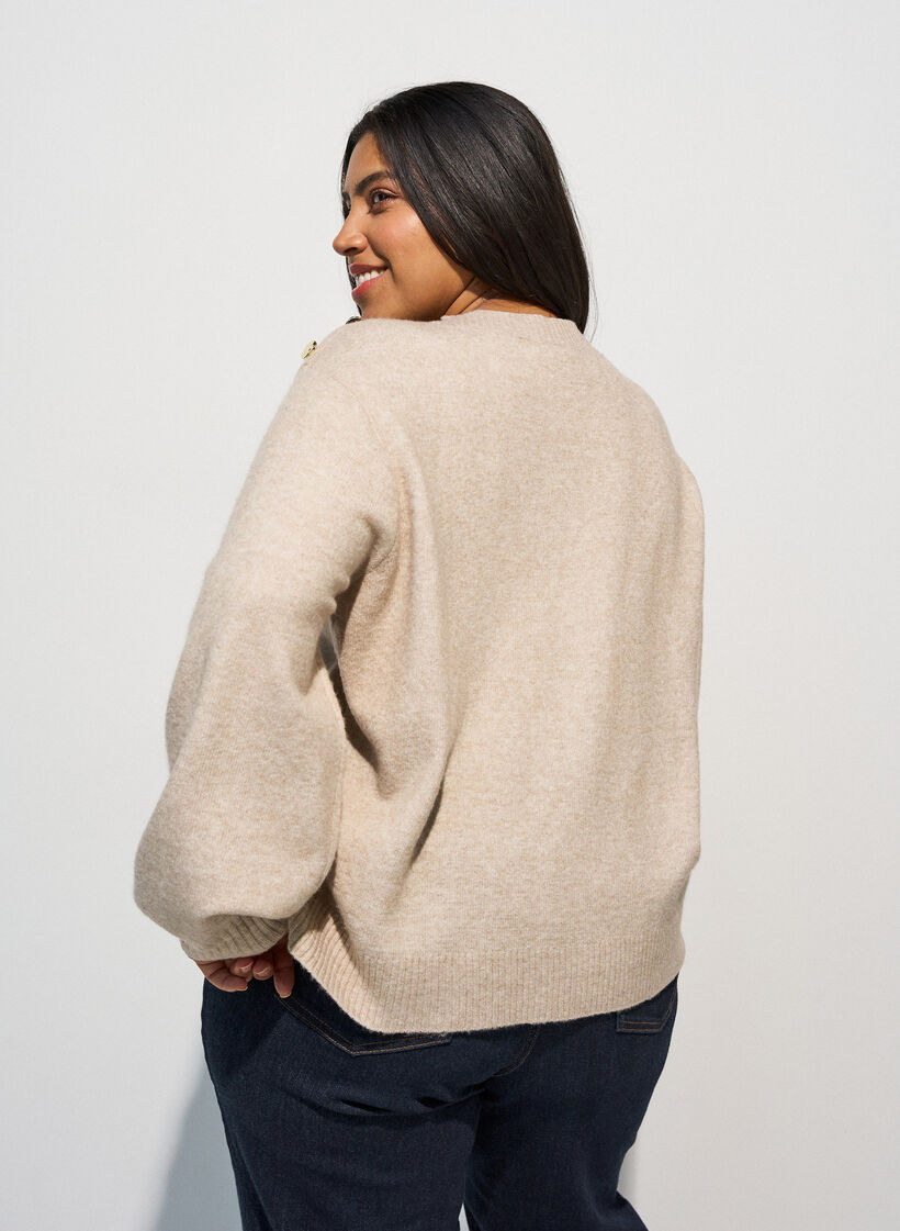 Neulepusero nappiyksityiskohdilla, Beige, Model image number 2
