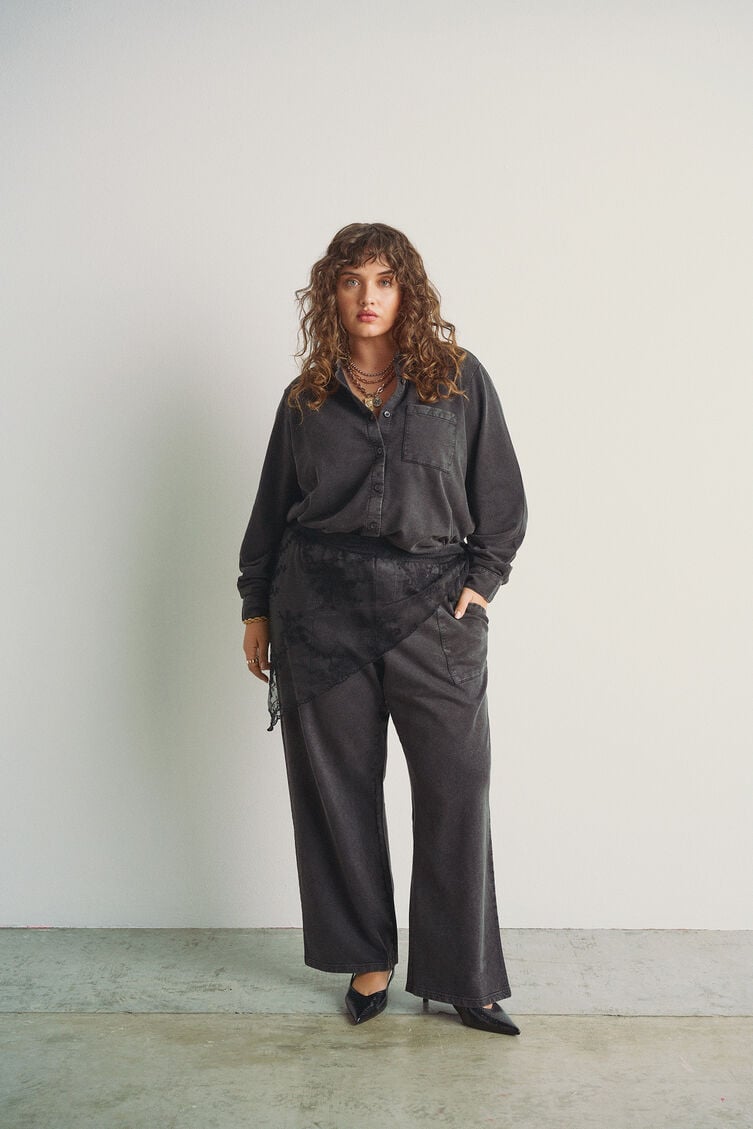 Yhteensopiva harmaa setti yksityiskohdilla, , Model