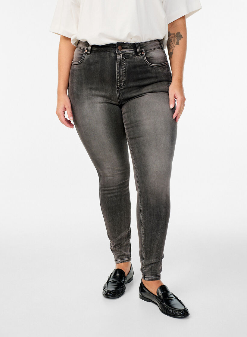 Super slim Amy-farkut korkealla vy&ouml;t&auml;r&ouml;ll&auml;, Harmaa, Model image number 2