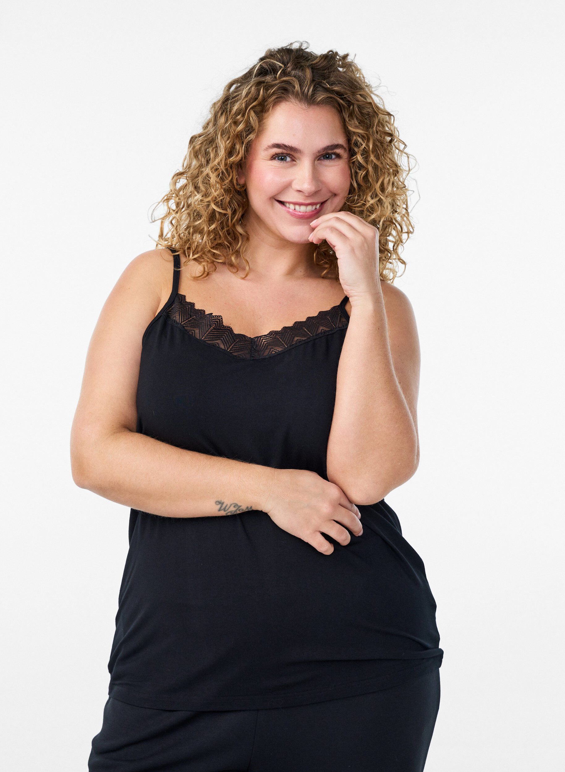 Zizzi Toppi pitsiyksityiskohdilla ja spagettiolkaimilla, 0199, Model image number 0