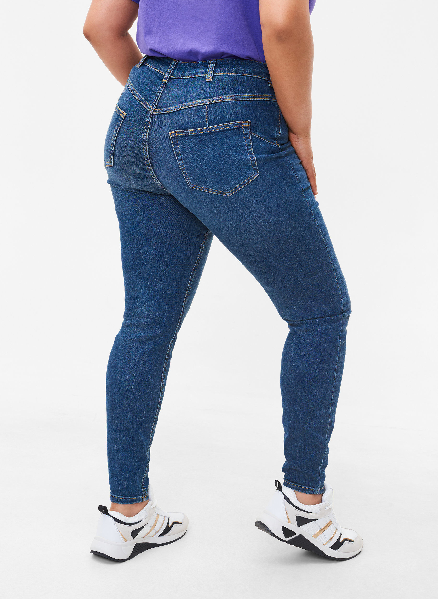 Zizzi Korkeavy&ouml;t&auml;r&ouml;iset Amy-farkut push up -vaikutelmalla, Blue denim, Model image number 1
