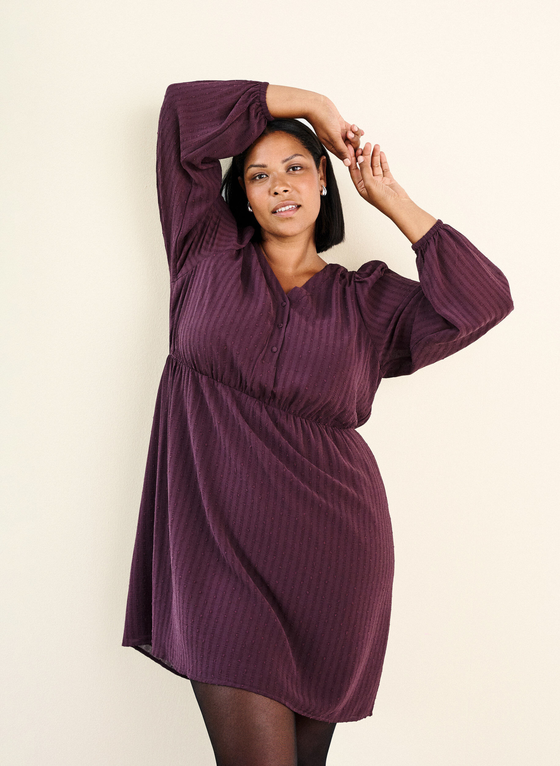 Zizzi Lyhyt mekko s&auml;vy s&auml;vyyn raidoilla ja teksturoiduilla pilkuilla, Tumma Bordeaux, Image image number 0