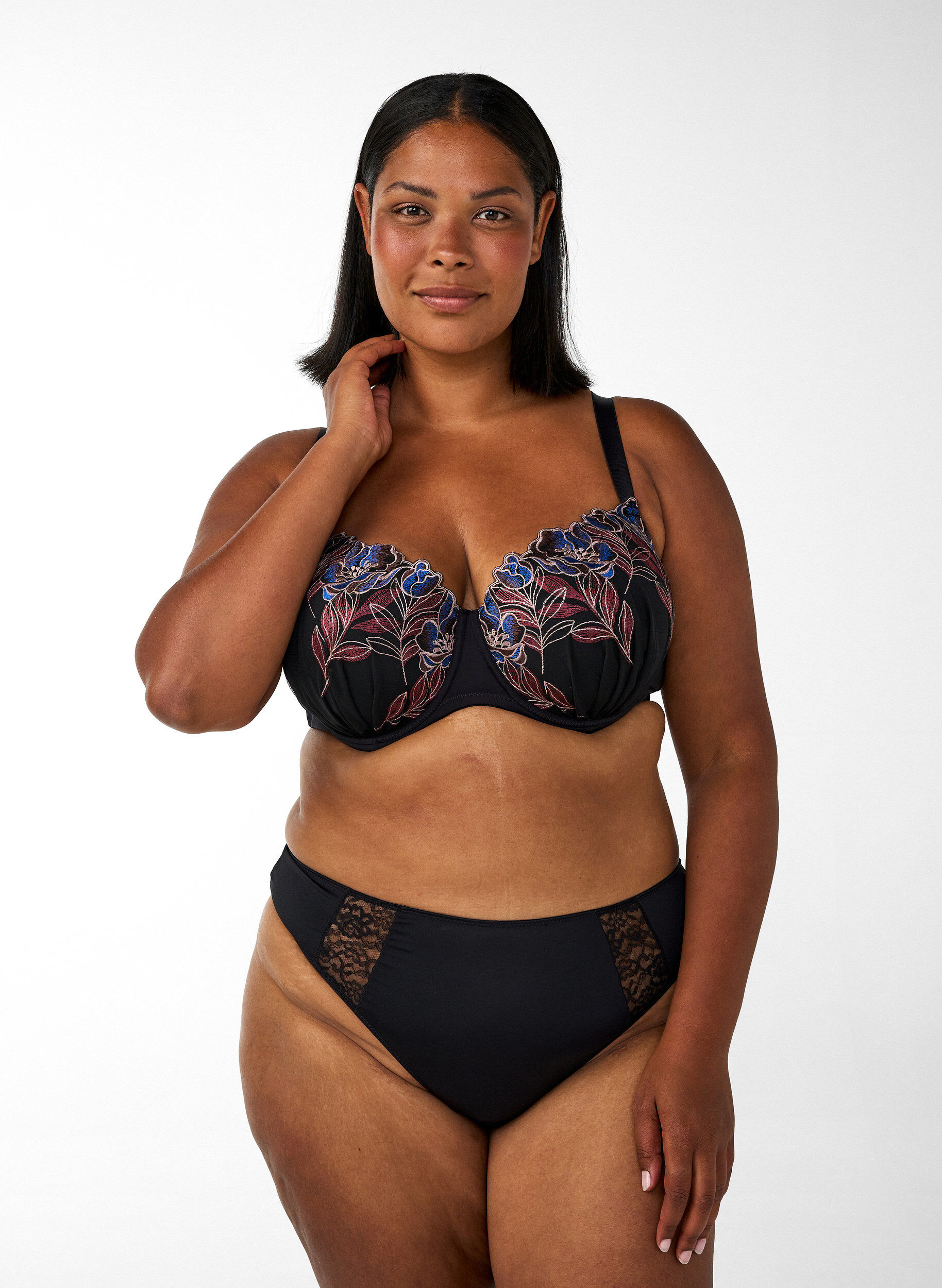 ZizziMuotoillut rintaliivit kukkakirjailulla, Musta, Model image number 1