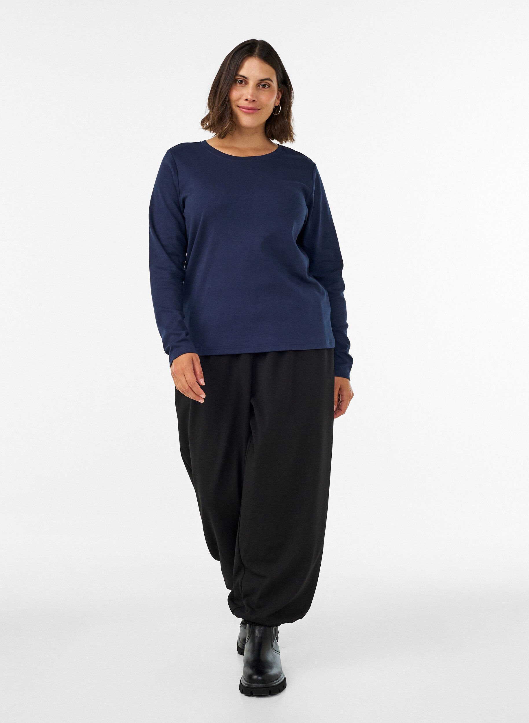 ZizziPitk&auml;hihainen perus-T-paita py&ouml;re&auml;ll&auml; p&auml;&auml;ntiell&auml;, Sininen, Model image number 1