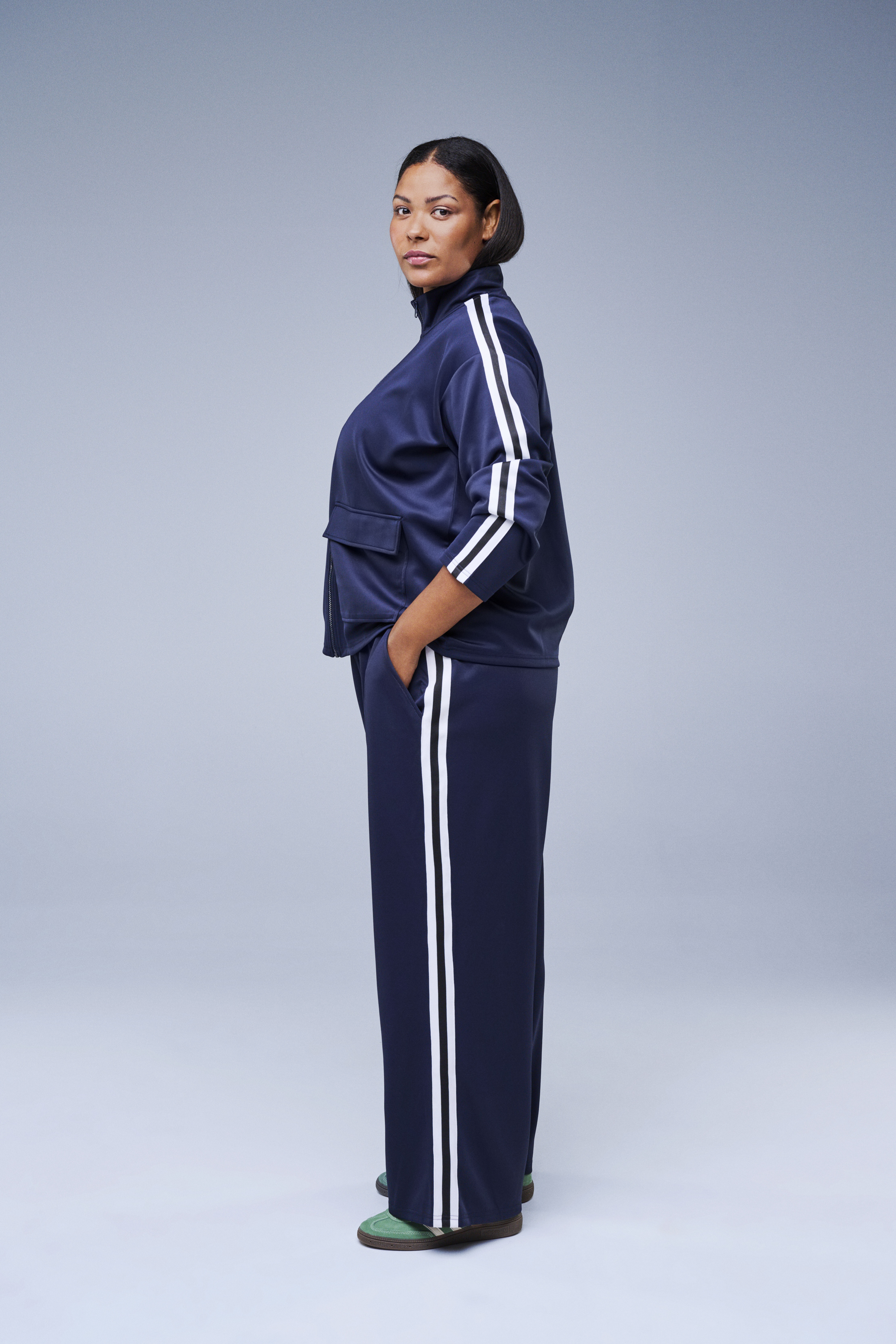 Treeniasu sporttisilla raidoilla, , Model