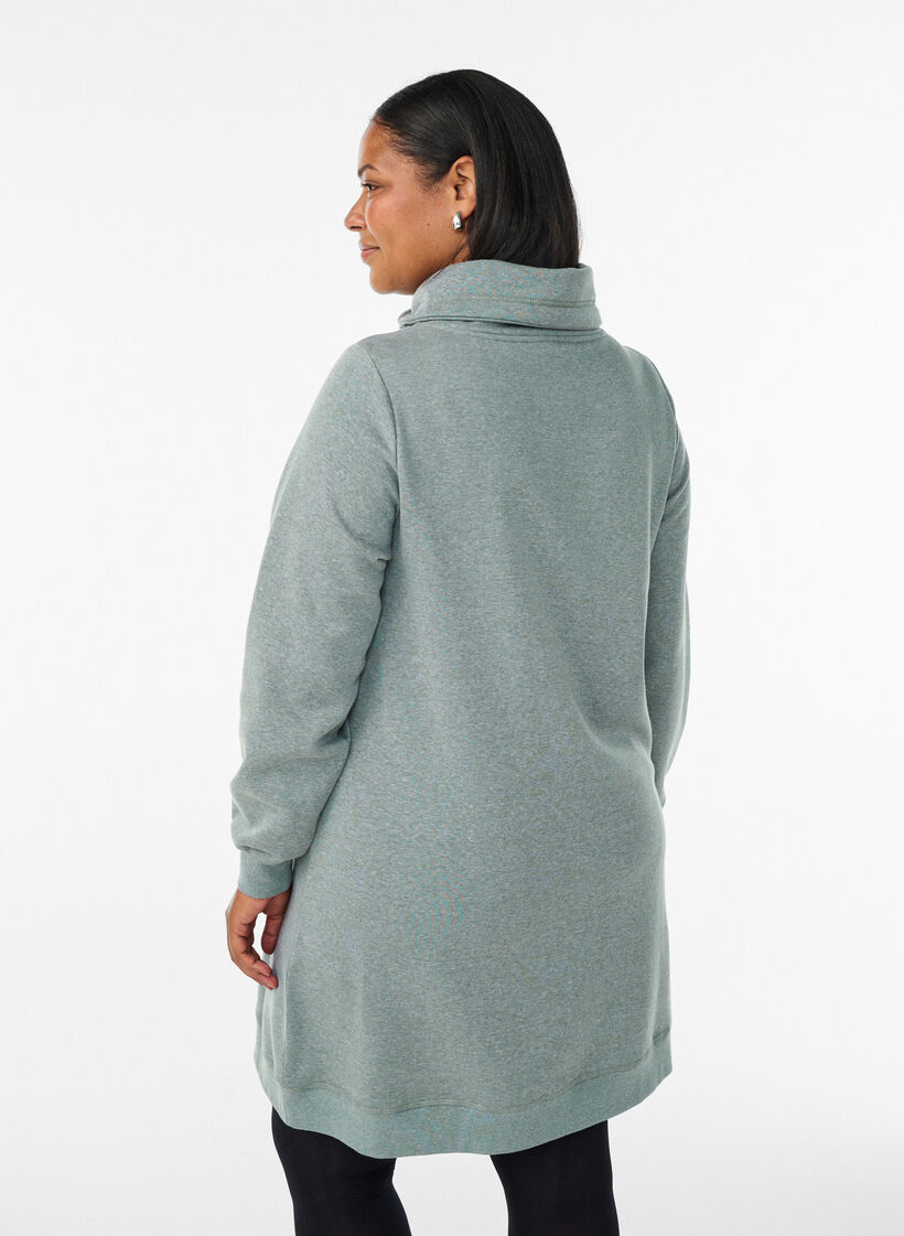 Lyhyt swetarimekko korkealla kauluksella ja taskuilla, Vihre&auml;, Model image number 2